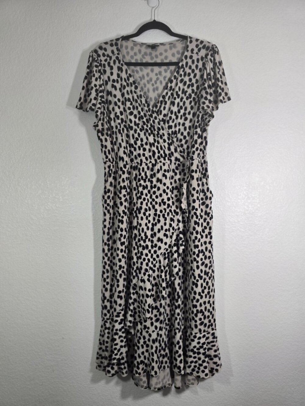 Torrid Animal Print Dress Women Plus Size 1X Hi Low V Neck Polka Dots Party